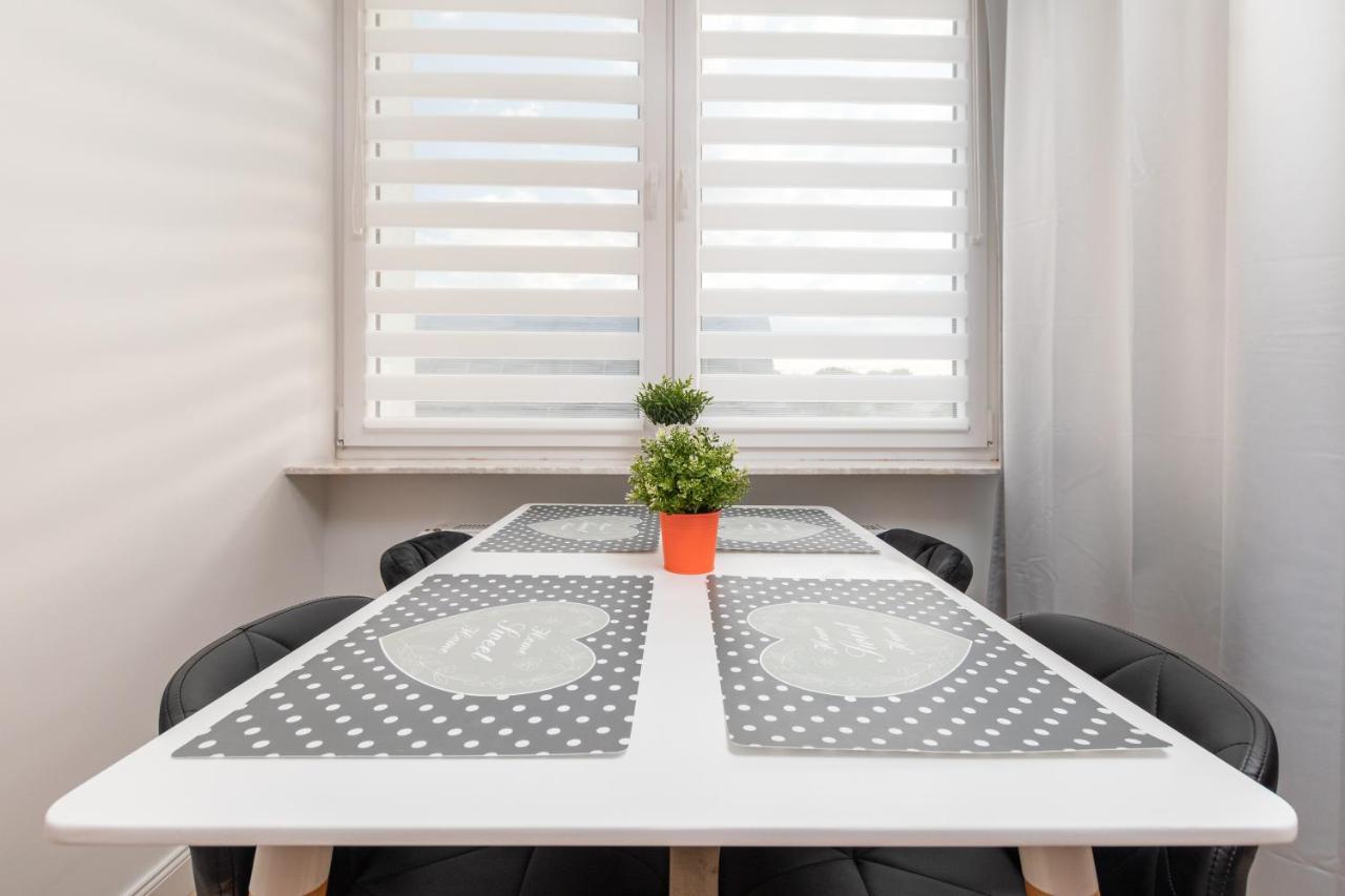 Solidarnosci 68 By Homeprime Apartmán Varšava
